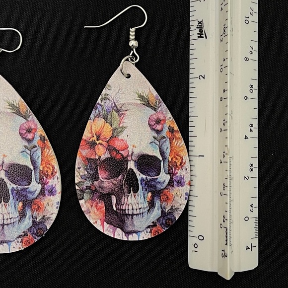 🟢 FREE WITH ANY PURCHASE OVER $10. Skull and Flowers Water Drop Earrings - Picture 6 of 6